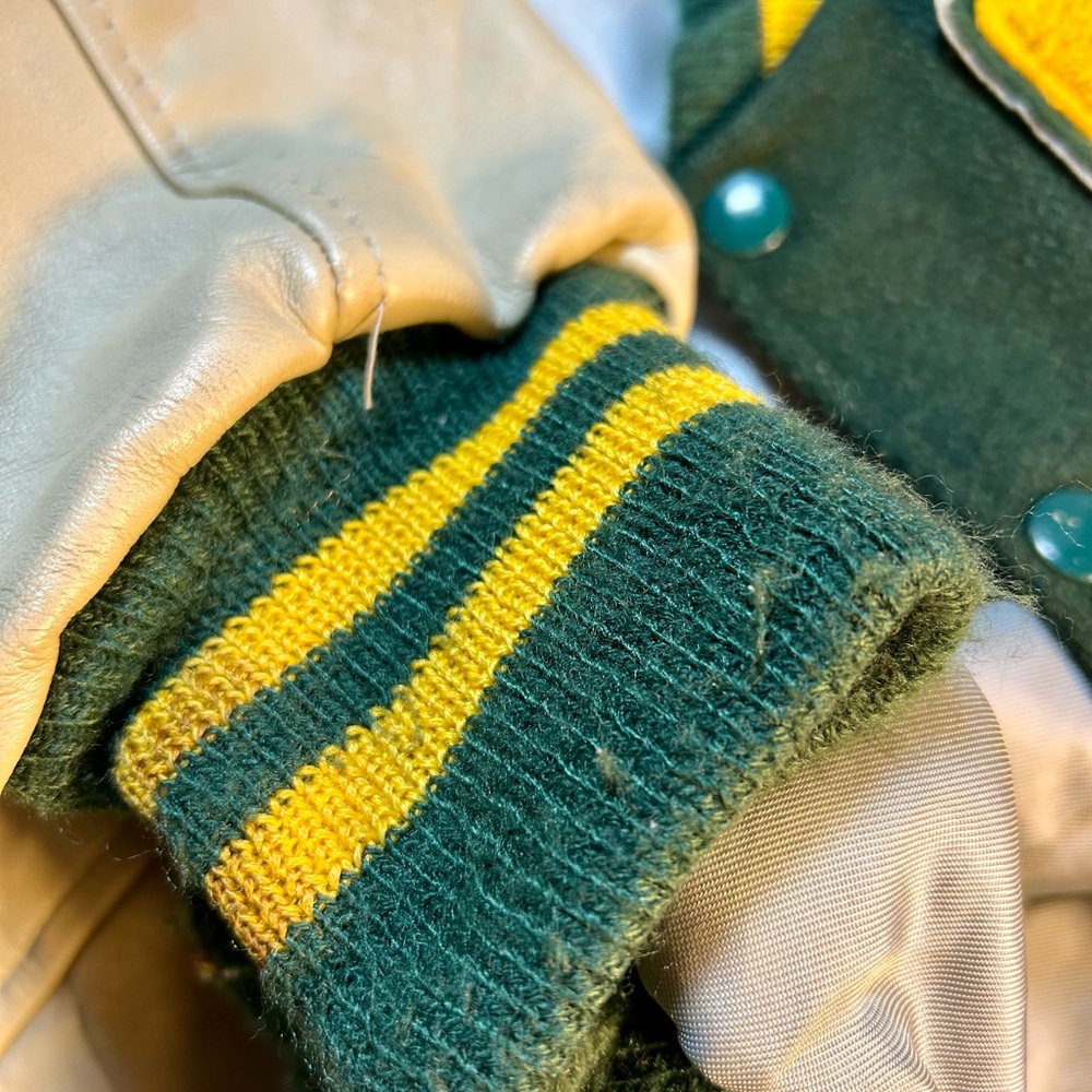 VNTG 1980s' Green and Tan Varsity H.S. Jacket, Men's Size 42 - Picture 13 of 15